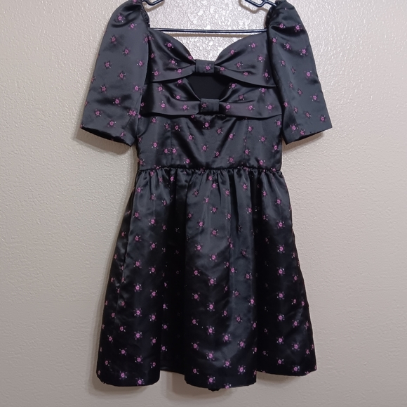 Gal Meets Glam Black Pink Floral Satin Bridgerton Bow Back Mini Dress - Picture 4 of 5